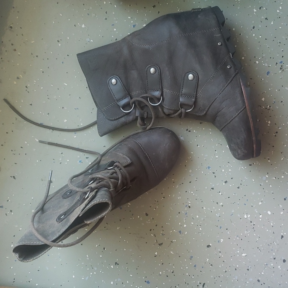 SOREL boots size 9